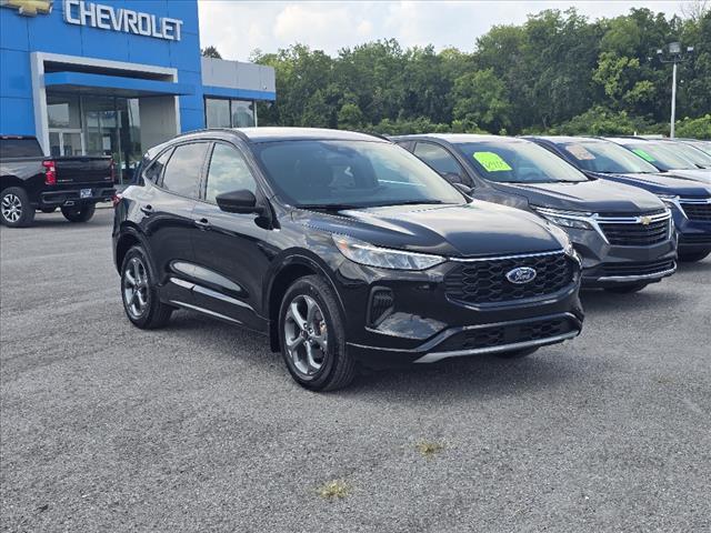 Photo of 2023 Black Ford Escape