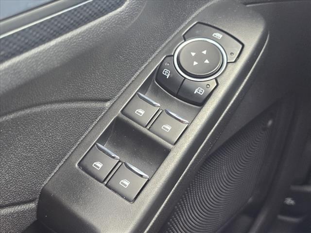 Photo of 2023 Black Ford Escape