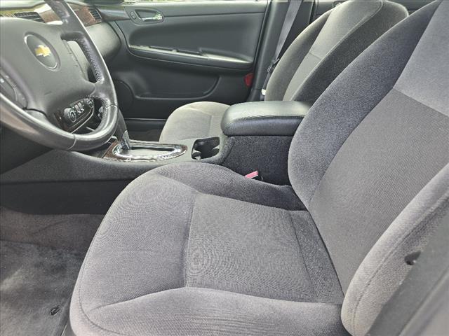 Photo of 2014 White Chevrolet Impala Limited