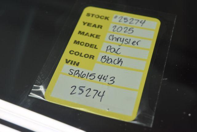 Photo of 2025 Diamond Black Chrysler Pacifica