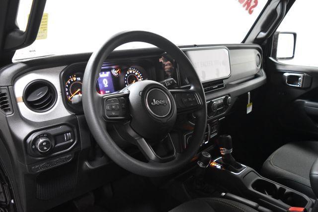 Photo of 2025 Black Clearcoat Jeep Gladiator
