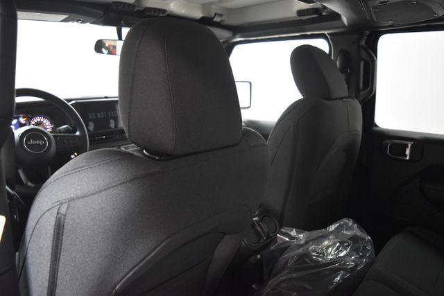 Photo of 2025 Black Clearcoat Jeep Gladiator