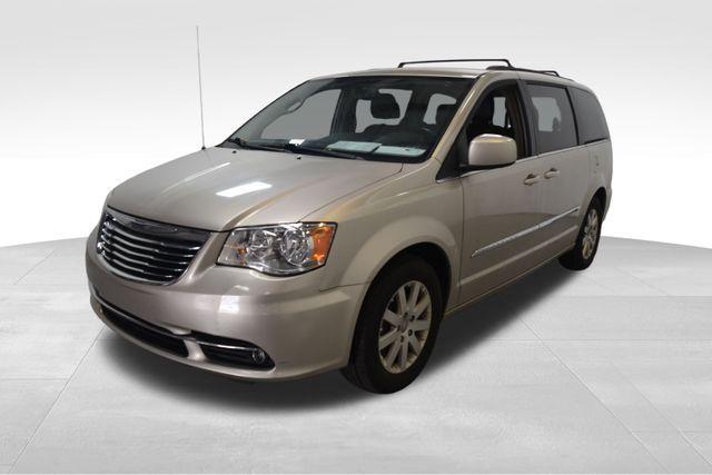 Photo of 2016 Cashmere / Sandstone Pearlcoat Chrysler Town & Country