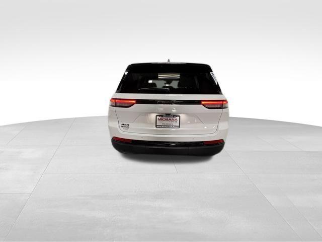 Photo of 2025 Bright White Clearcoat Jeep Grand Cherokee