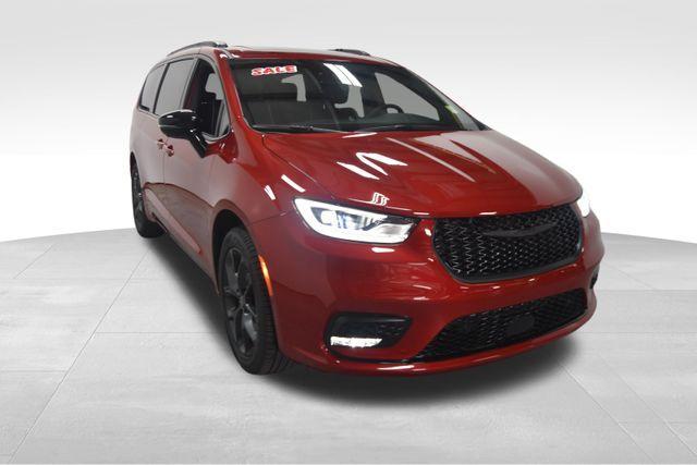 Photo of 2026 Red Chrysler Pacifica