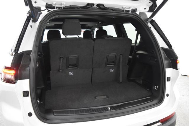 Photo of 2025 Bright White Clearcoat Jeep Grand Cherokee L