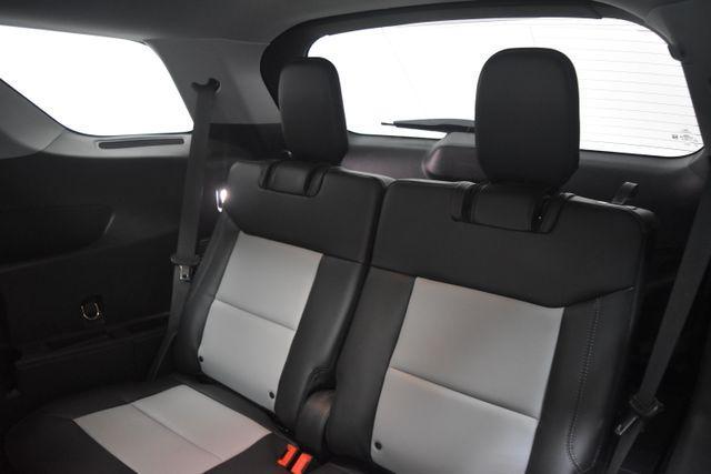 Photo of 2022 Star White Ford Explorer