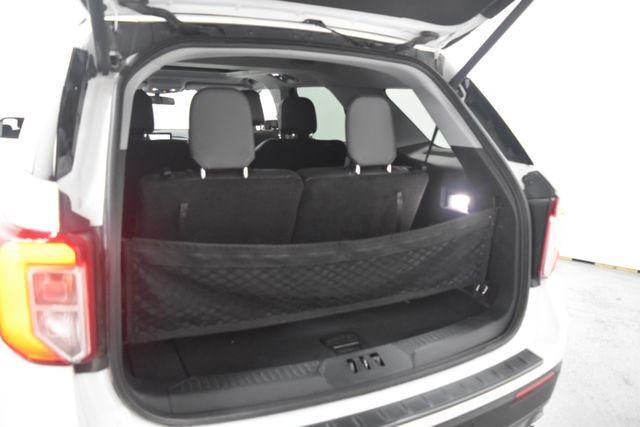 Photo of 2022 Star White Ford Explorer