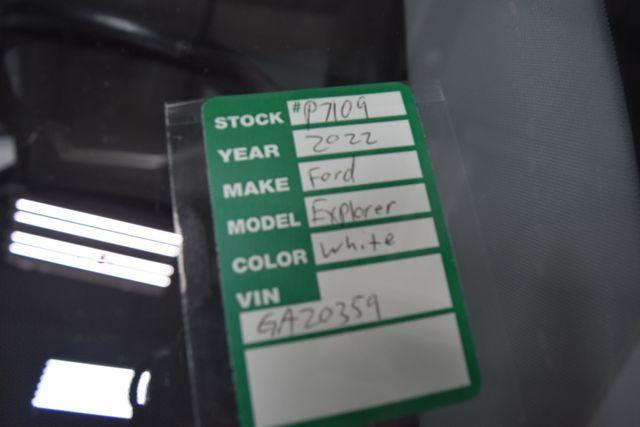 Photo of 2022 Star White Ford Explorer