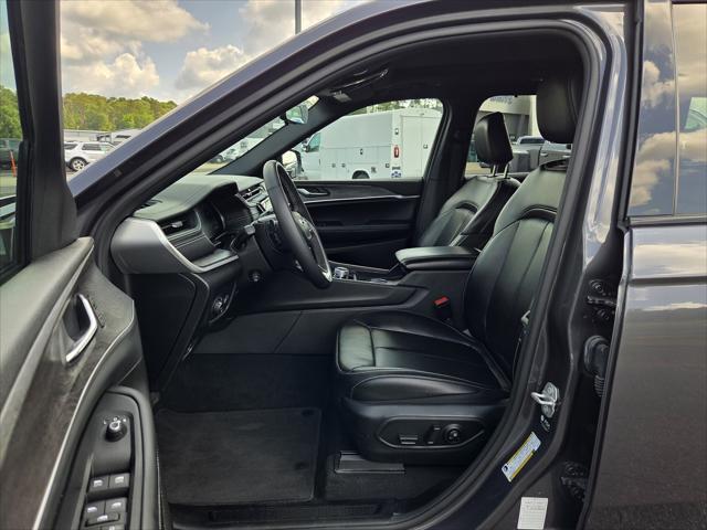 Photo of 2024 Baltic Gray Metallic Clearcoat Jeep Grand Cherokee L