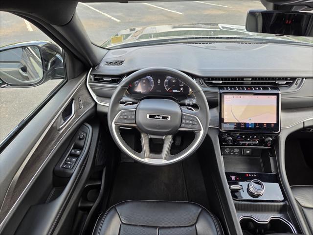 Photo of 2024 Baltic Gray Metallic Clearcoat Jeep Grand Cherokee L