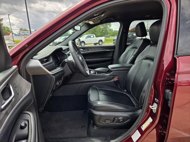 Photo of 2024 Velvet Red Pearlcoat Jeep Grand Cherokee