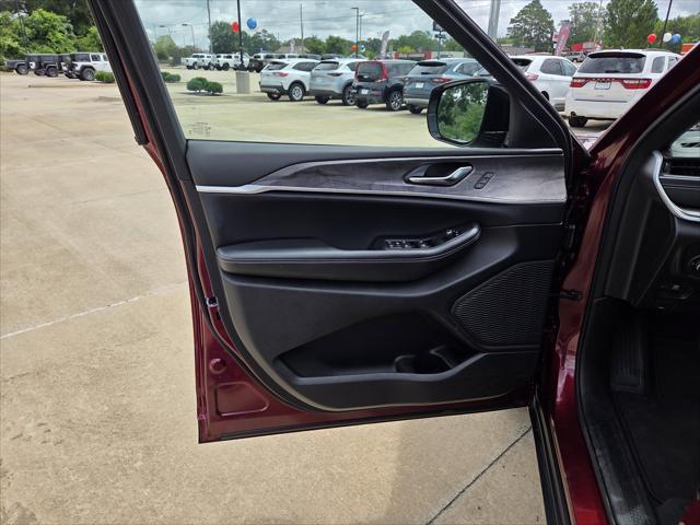 Photo of 2024 Velvet Red Pearlcoat Jeep Grand Cherokee