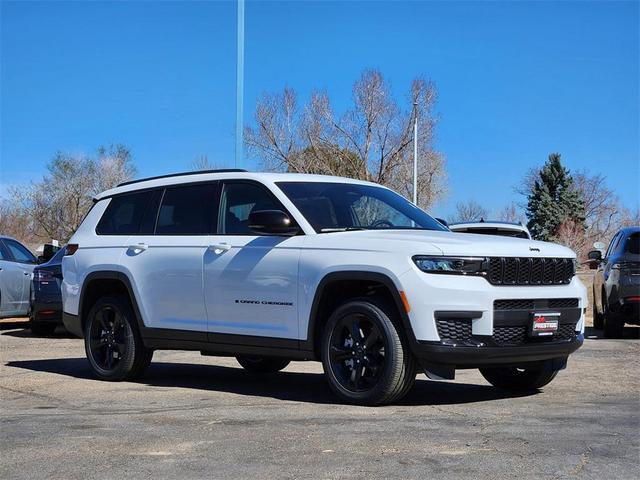 Photo of 2025 Bright White Clearcoat Jeep Grand Cherokee L