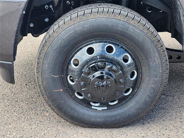 Photo of 2025 Granite Crystal Clearcoat Metallic RAM 3500