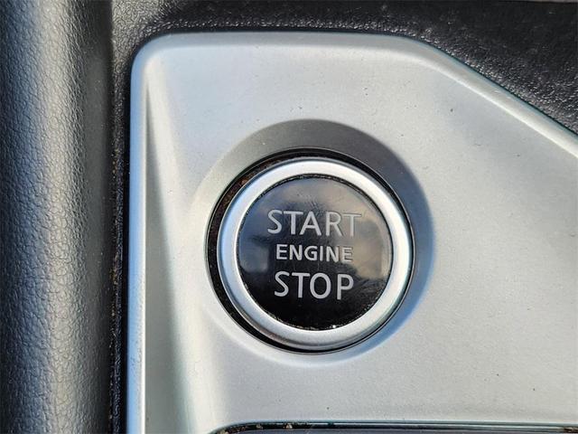 Photo of 2020 White Nissan Altima