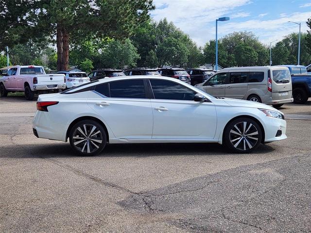 Photo of 2020 White Nissan Altima