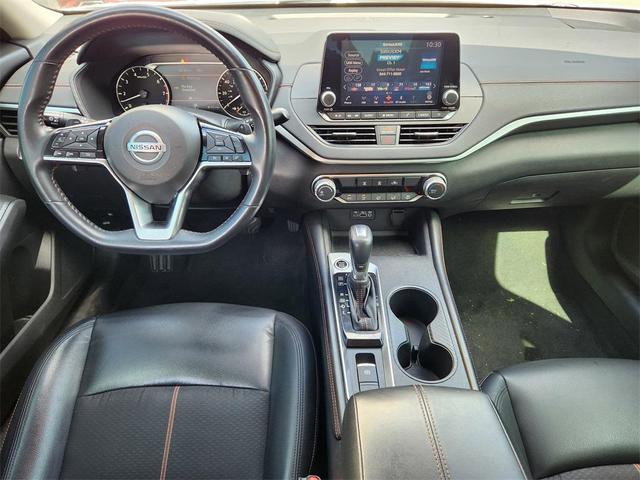 Photo of 2020 White Nissan Altima