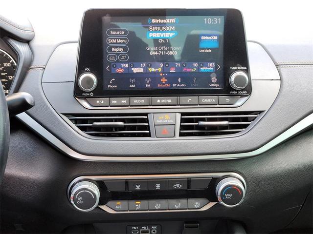 Photo of 2020 White Nissan Altima