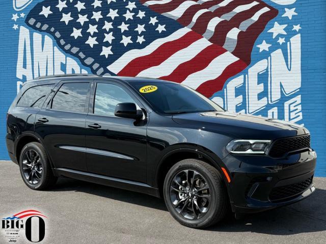 Photo of 2025 Diamond Black Clear Coat Dodge Durango