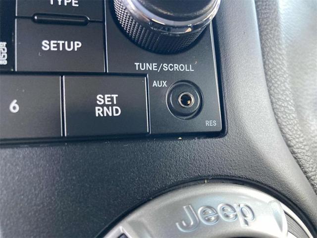 Photo of 2017 Bright White Clearcoat Jeep Wrangler Unlimited