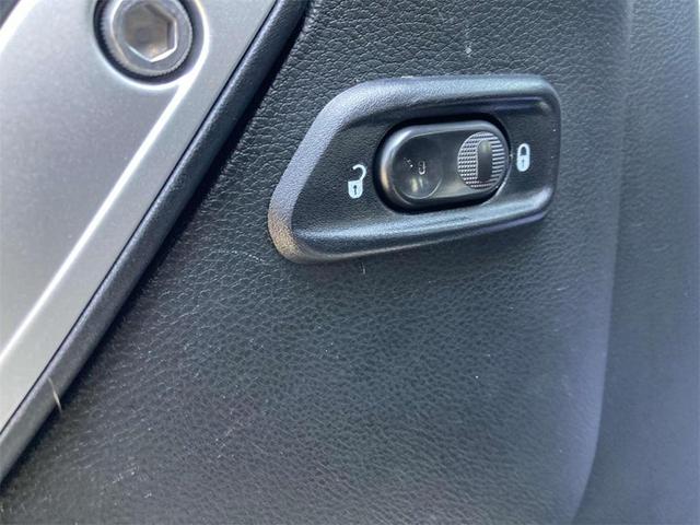 Photo of 2017 Bright White Clearcoat Jeep Wrangler Unlimited