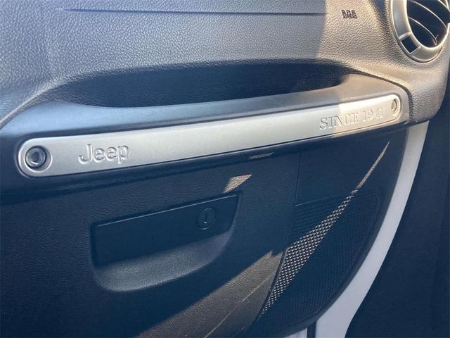 Photo of 2017 Bright White Clearcoat Jeep Wrangler Unlimited