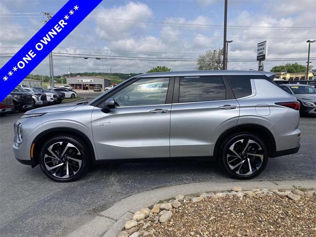 Photo of 2023 Silver Mitsubishi Outlander PHEV