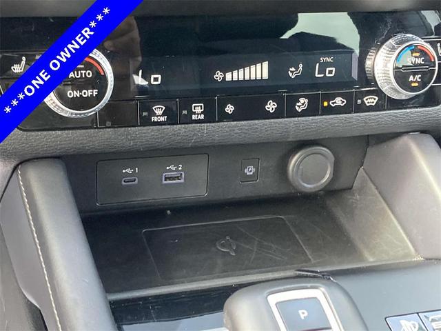 Photo of 2023 Silver Mitsubishi Outlander PHEV
