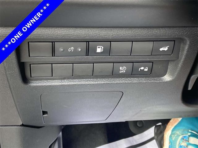 Photo of 2023 Silver Mitsubishi Outlander PHEV