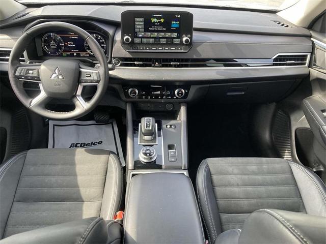 Photo of 2023 Silver Mitsubishi Outlander PHEV