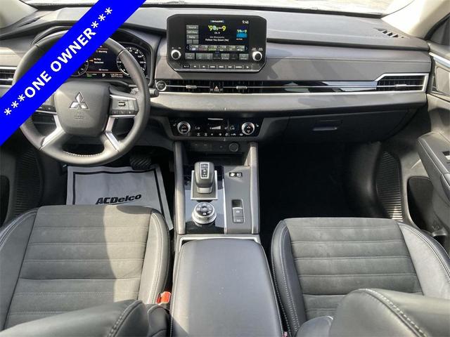 Photo of 2023 Silver Mitsubishi Outlander PHEV