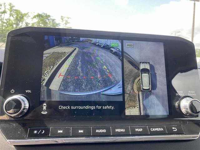 Photo of 2023 Silver Mitsubishi Outlander PHEV