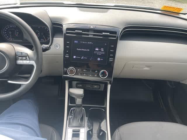 Photo of 2022 Quartz White Hyundai TUCSON