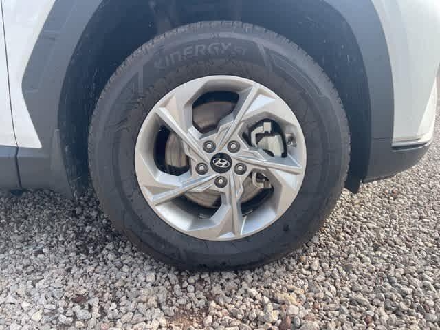 Photo of 2022 Quartz White Hyundai TUCSON