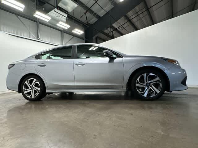 Photo of 2022 Ice Silver Metallic Subaru Legacy