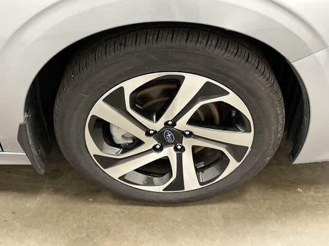 Photo of 2022 Ice Silver Metallic Subaru Legacy