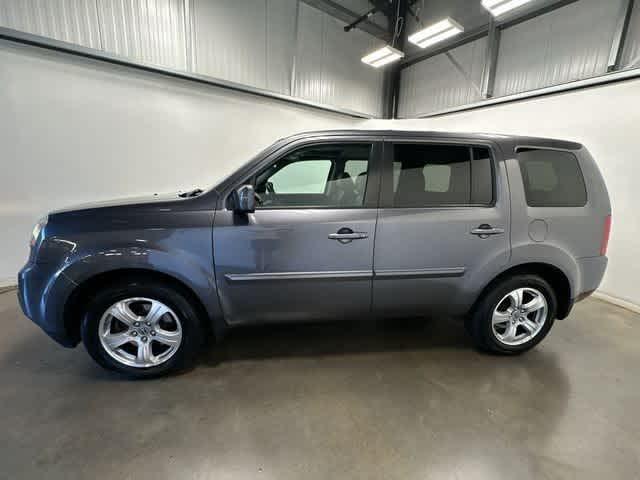 Photo of 2015 Gray Honda Pilot