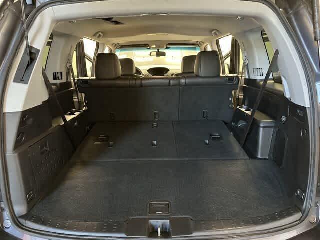Photo of 2015 Gray Honda Pilot