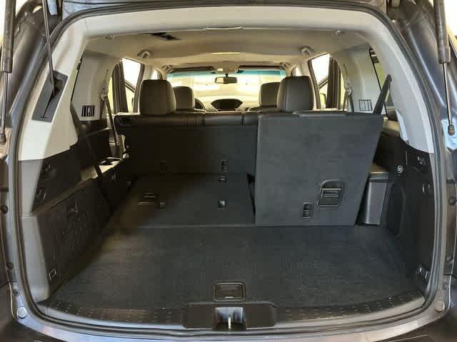 Photo of 2015 Gray Honda Pilot