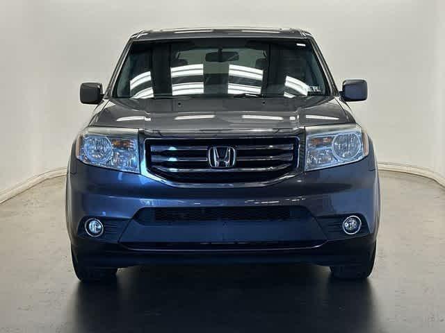 Photo of 2015 Gray Honda Pilot