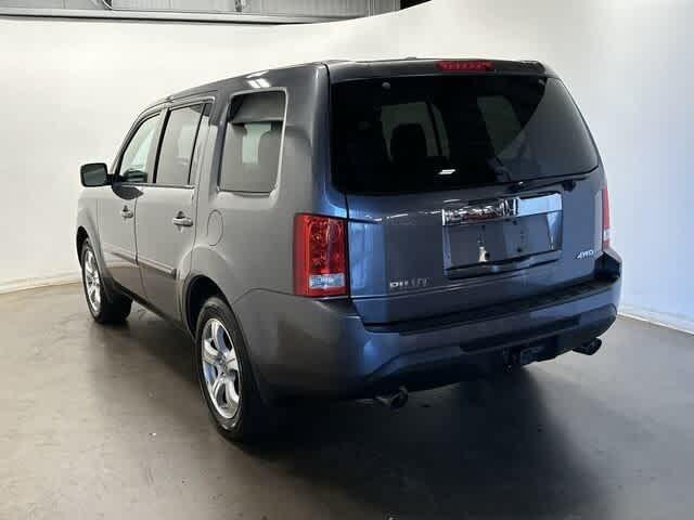 Photo of 2015 Gray Honda Pilot