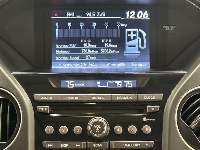 Photo of 2015 Gray Honda Pilot