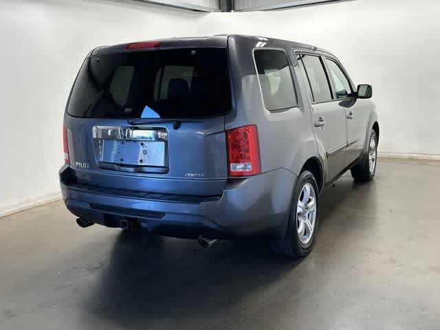 Photo of 2015 Gray Honda Pilot