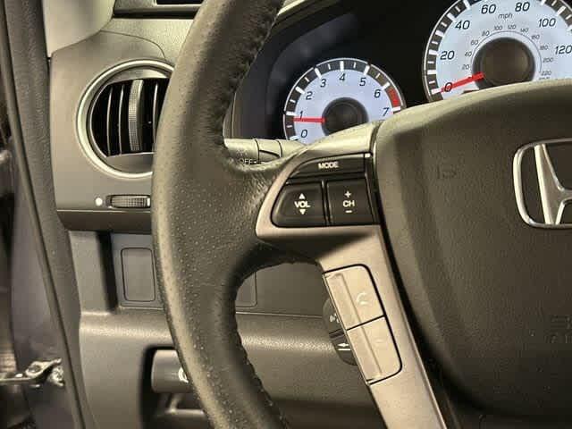 Photo of 2015 Gray Honda Pilot