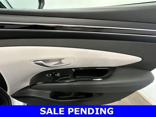 Photo of 2022 Quartz White Hyundai TUCSON