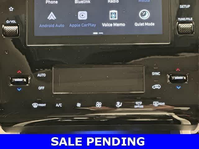 Photo of 2022 Quartz White Hyundai TUCSON