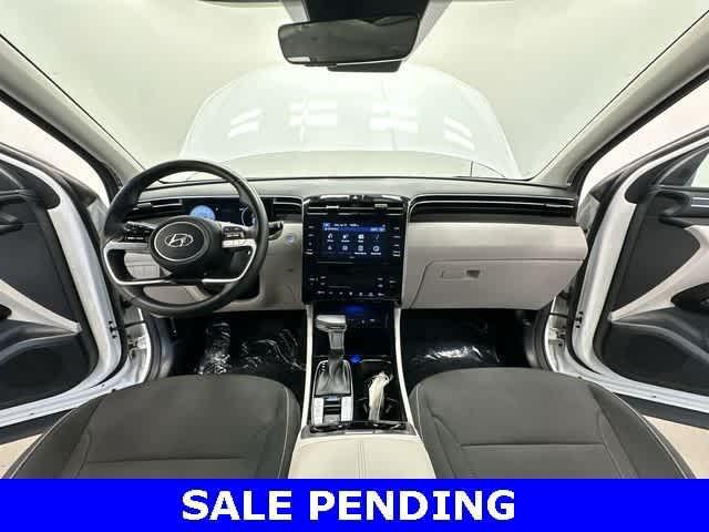 Photo of 2022 Quartz White Hyundai TUCSON