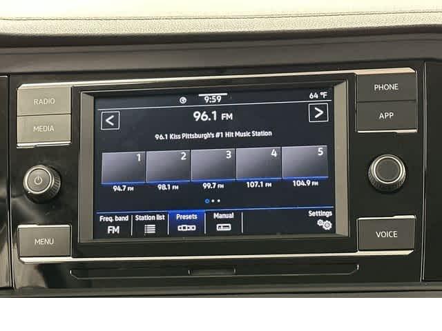 Photo of 2023 Opal White Pearl Volkswagen Jetta