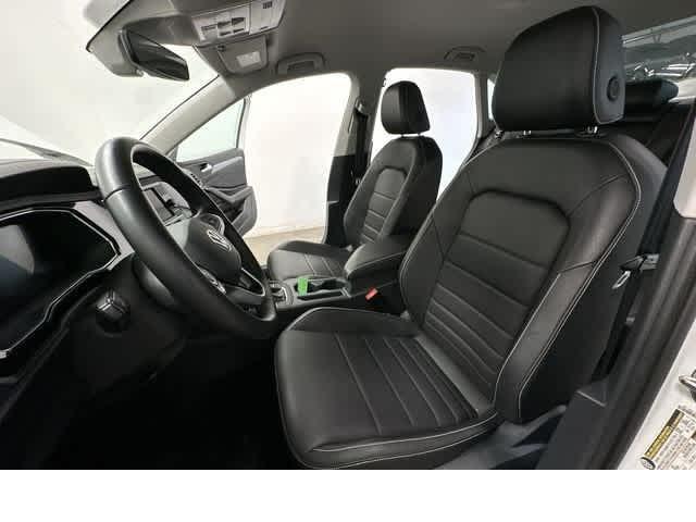 Photo of 2023 Opal White Pearl Volkswagen Jetta